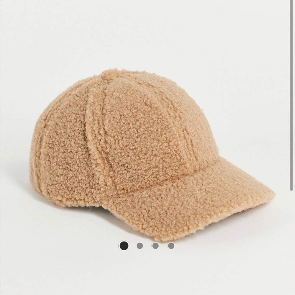 Nude wool-like baseball cap